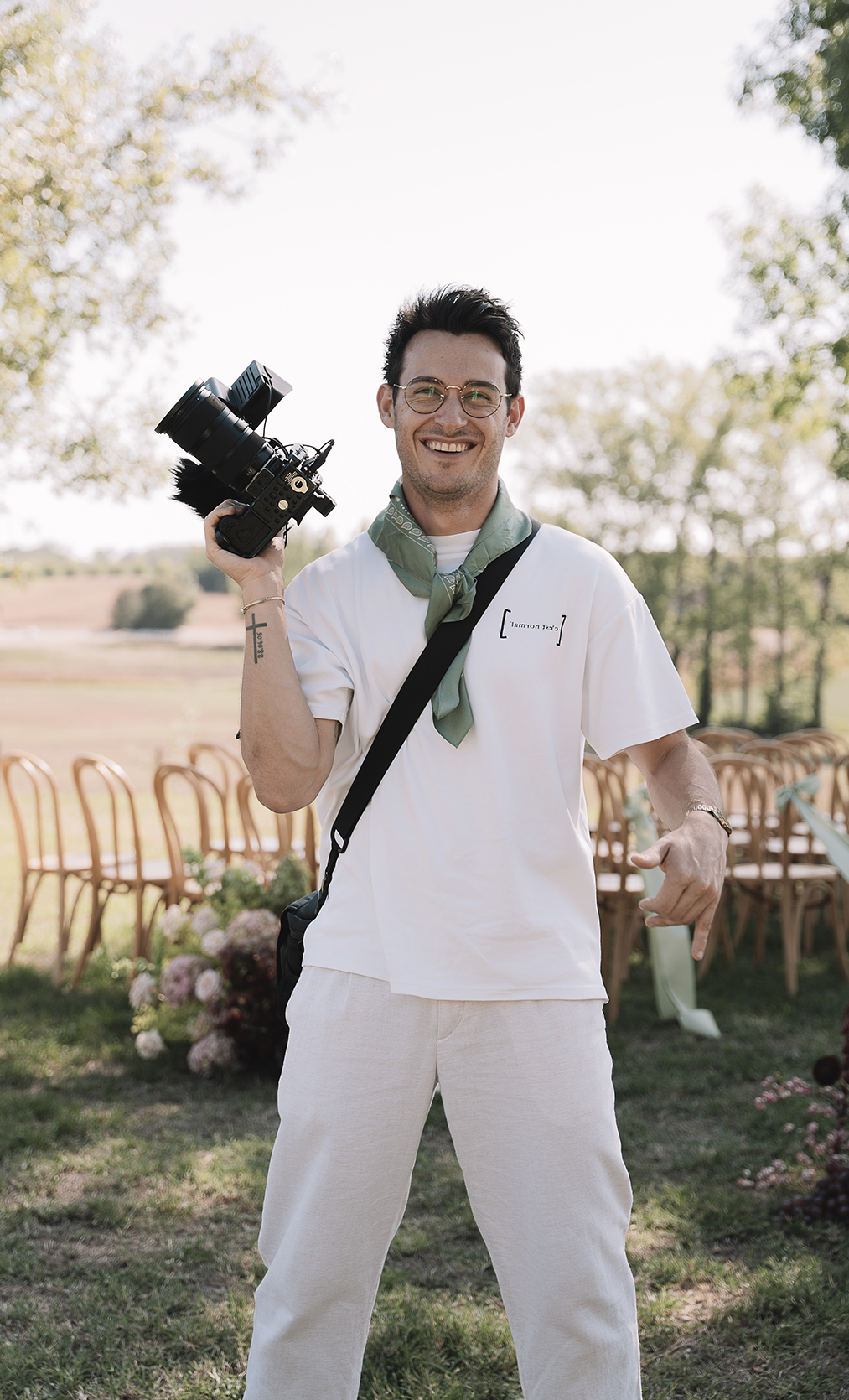 Audric Grivot vidéaste mariage Toulouse en prestation cérémonie laïque Villa Biloba Dordogne — FRAME