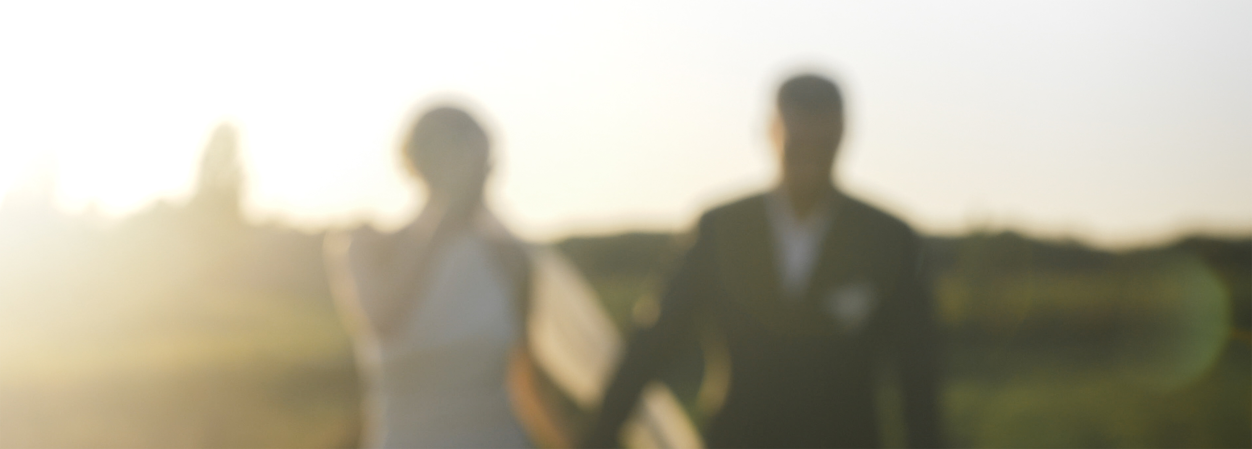 Séance couple golden hour mariage — vidéaste mariage Toulouse FRAME